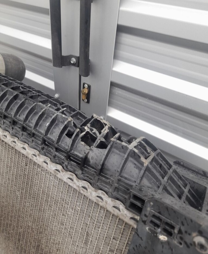 Mercedes-Benz ACTROS MP4 A9605000801   Mercedes-Benz truck - Radiateur pour Camion: photos 4 Mercedes-Benz ACTROS MP4 A9605000801   Mercedes-Benz truck - Radiateur pour Camion: photos 4