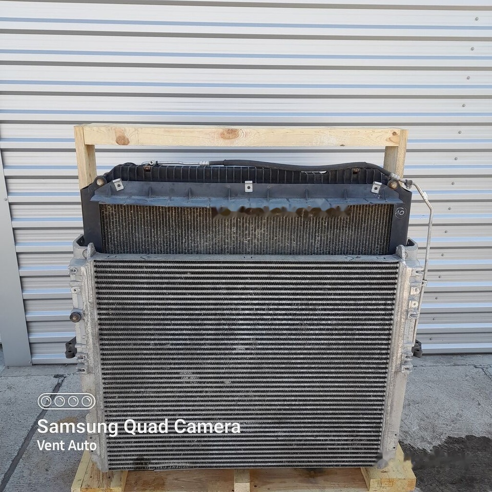 Mercedes-Benz ACTROS MP4 A9605003601 / A9605000002 Mercedes-Benz A9605003601 / A9605000002 - Intercooler pour Camion: photos 1 Mercedes-Benz ACTROS MP4 A9605003601 / A9605000002 Mercedes-Benz A9605003601 / A9605000002 - Intercooler pour Camion: photos 1
