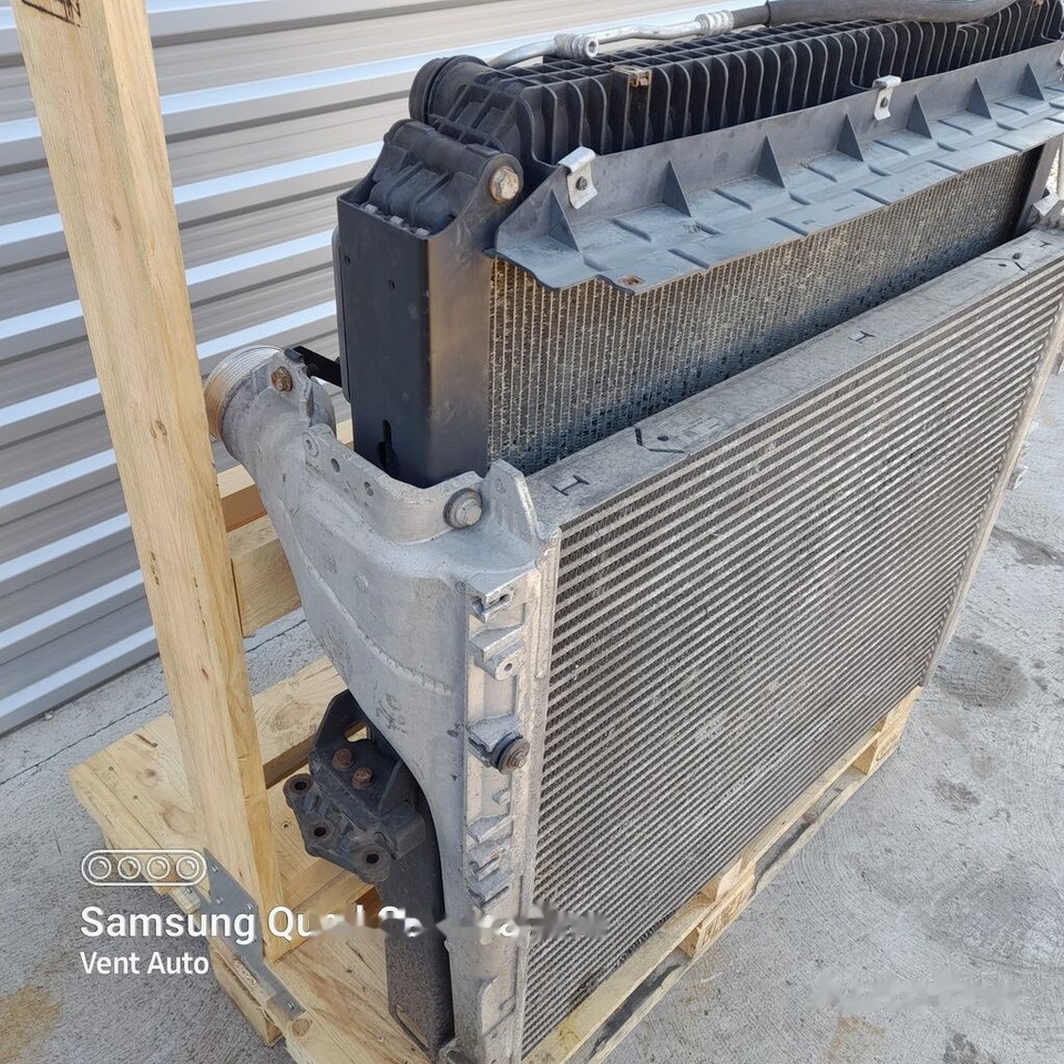 Mercedes-Benz ACTROS MP4 A9605003601 / A9605000002 Mercedes-Benz A9605003601 / A9605000002 - Intercooler pour Camion: photos 2 Mercedes-Benz ACTROS MP4 A9605003601 / A9605000002 Mercedes-Benz A9605003601 / A9605000002 - Intercooler pour Camion: photos 2