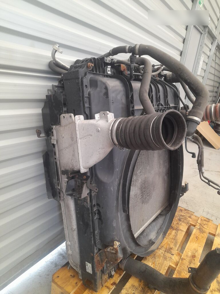 Mercedes-Benz ACTROS MP4 A9605003601 /A9605000002 Mercedes-Benz truck - Radiateur pour Camion: photos 4 Mercedes-Benz ACTROS MP4 A9605003601 /A9605000002 Mercedes-Benz truck - Radiateur pour Camion: photos 4