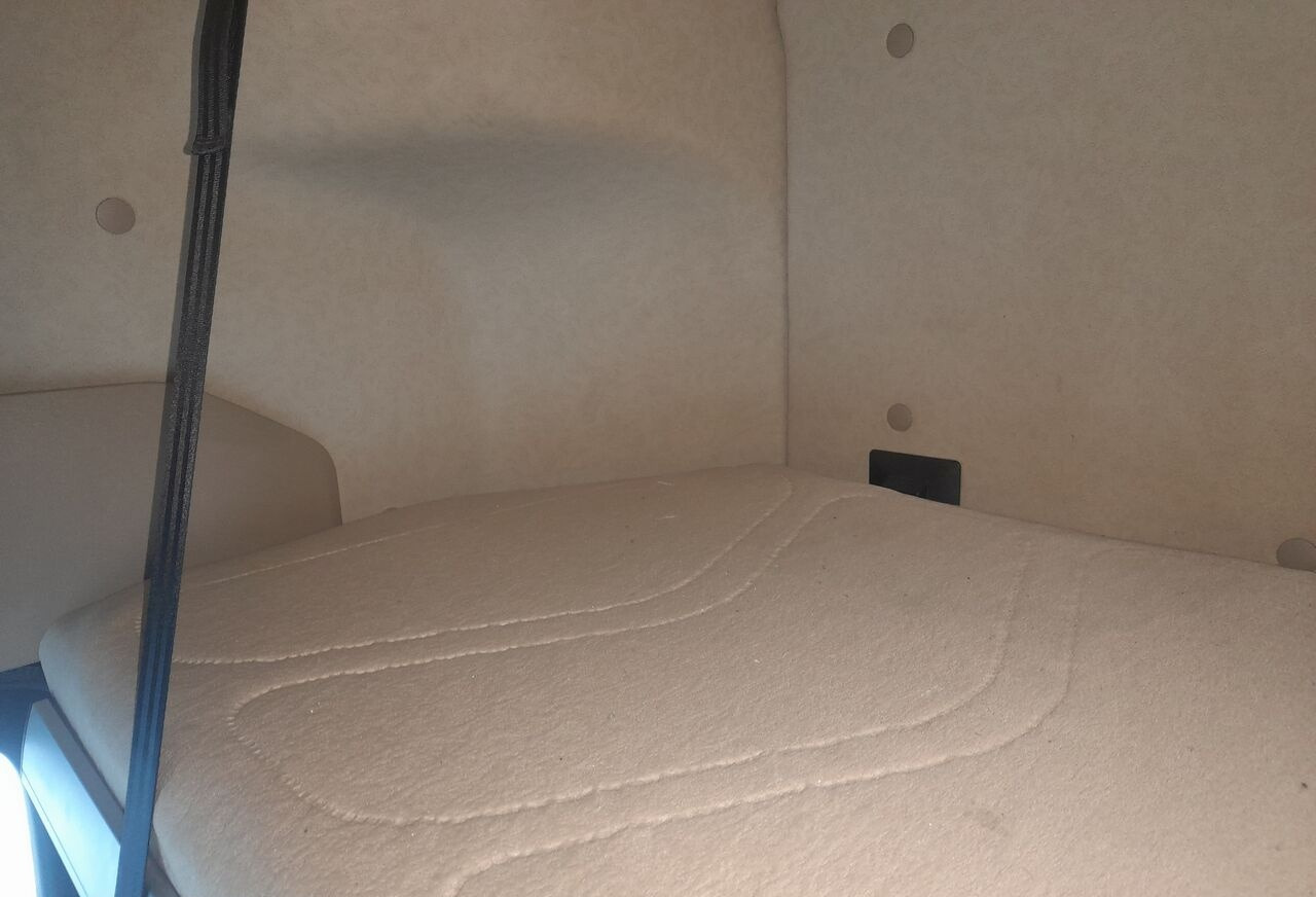 Mercedes-Benz ACTROS   Mercedes-Benz - Cabine et intérieur pour Camion: photos 5 Mercedes-Benz ACTROS   Mercedes-Benz - Cabine et intérieur pour Camion: photos 5