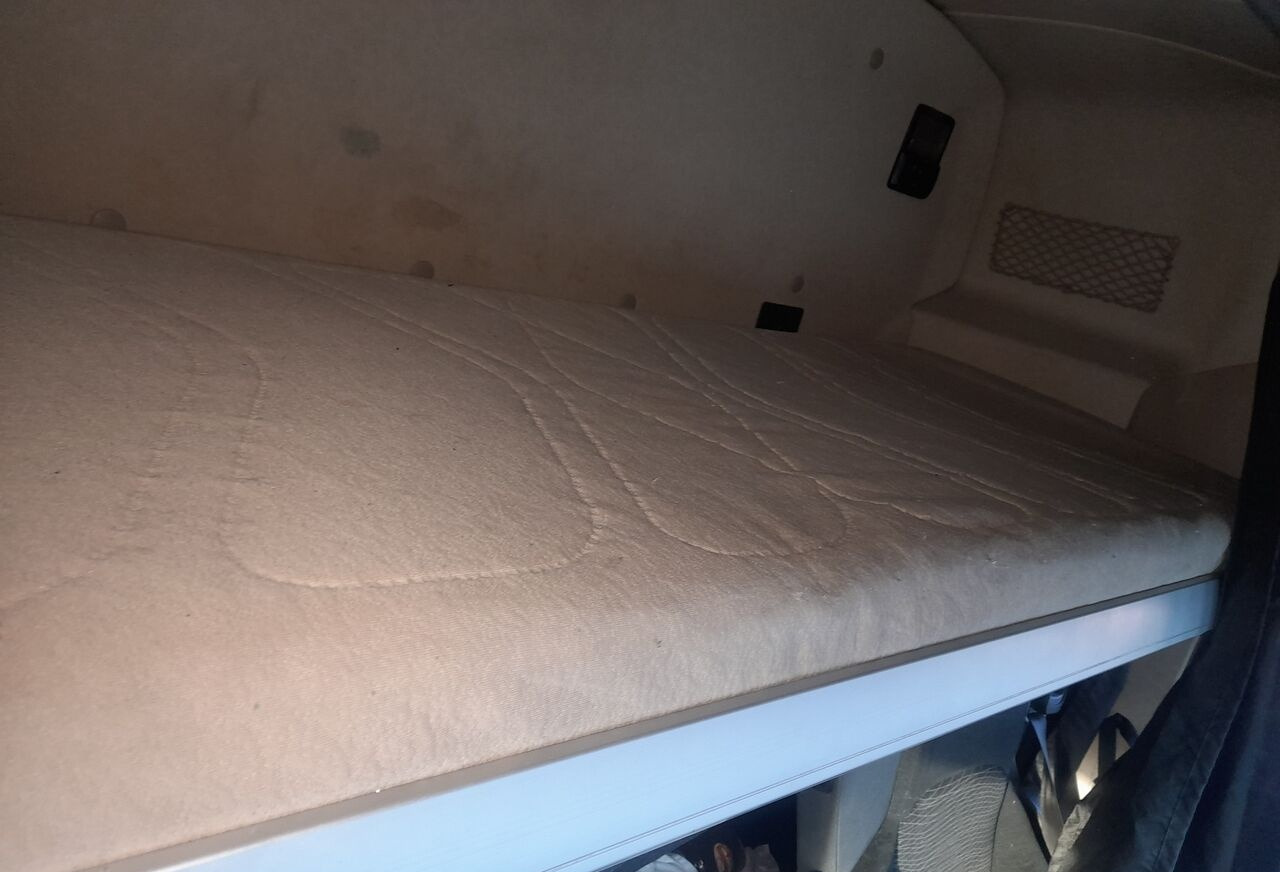 Mercedes-Benz ACTROS   Mercedes-Benz - Cabine et intérieur pour Camion: photos 3 Mercedes-Benz ACTROS   Mercedes-Benz - Cabine et intérieur pour Camion: photos 3