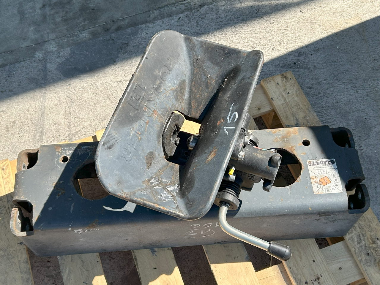 ROCKINGER RO 400 G145HOOK AUTOMATIC COUPLING RO400A46001 DAF XF 106 - Pièce universelle pour Camion: photos 1 ROCKINGER RO 400 G145HOOK AUTOMATIC COUPLING RO400A46001 DAF XF 106 - Pièce universelle pour Camion: photos 1