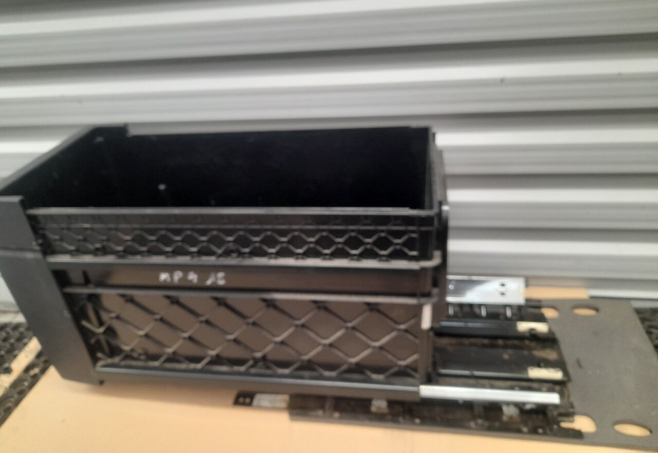 SCHOWEK, SZUFLADA Mercedes-Benz ACTROS MP4 A9608403343  truck - Cabine et intérieur pour Camion: photos 3 SCHOWEK, SZUFLADA Mercedes-Benz ACTROS MP4 A9608403343  truck - Cabine et intérieur pour Camion: photos 3