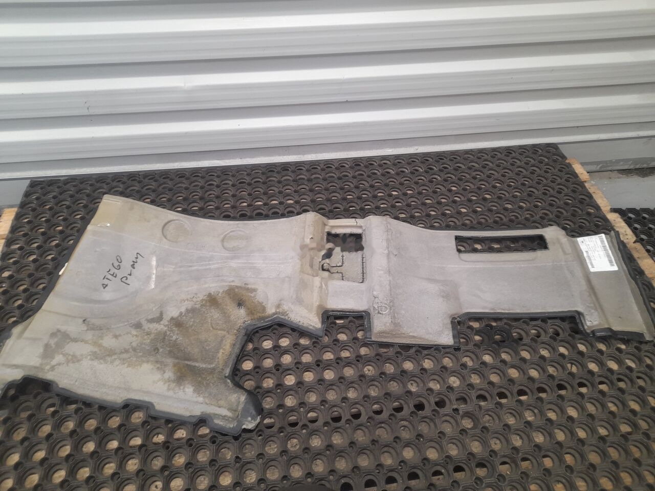 WYŁADZINA KABINY L Mercedes-Benz ATEGO A9406803503 - Cabine et intérieur pour Camion: photos 2 WYŁADZINA KABINY L Mercedes-Benz ATEGO A9406803503 - Cabine et intérieur pour Camion: photos 2