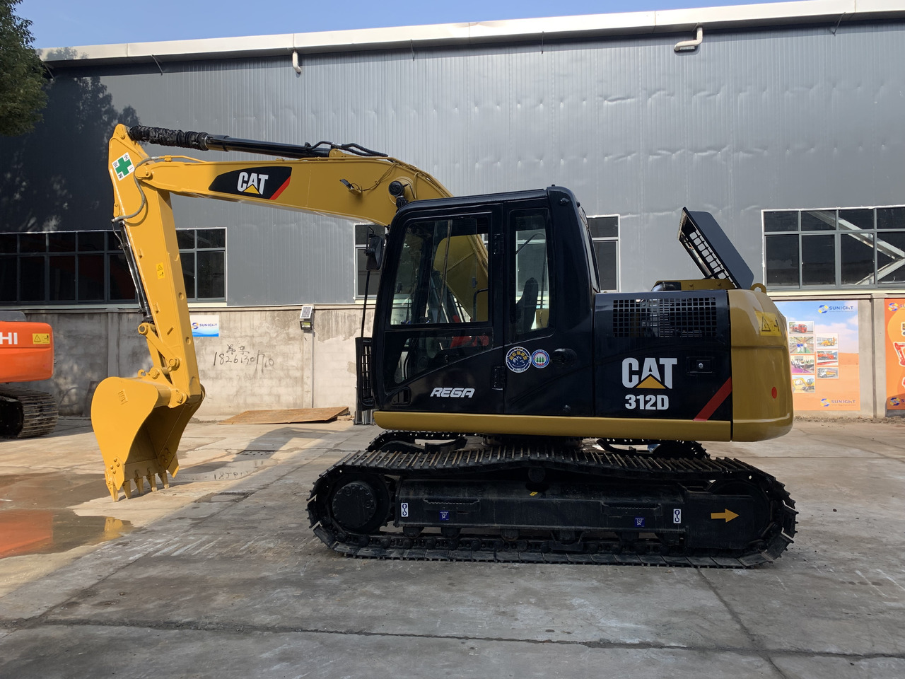 Caterpillar 12 ton Excavator Used Condition CAT 312D Good Price - Pelle sur chenille: photos 2 Caterpillar 12 ton Excavator Used Condition CAT 312D Good Price - Pelle sur chenille: photos 2