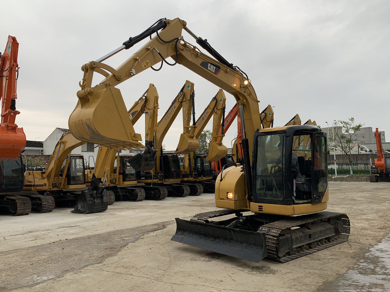Caterpillar 308 Mini Excavator Used Machine Good Price on Sale - Pelle sur chenille: photos 2 Caterpillar 308 Mini Excavator Used Machine Good Price on Sale - Pelle sur chenille: photos 2
