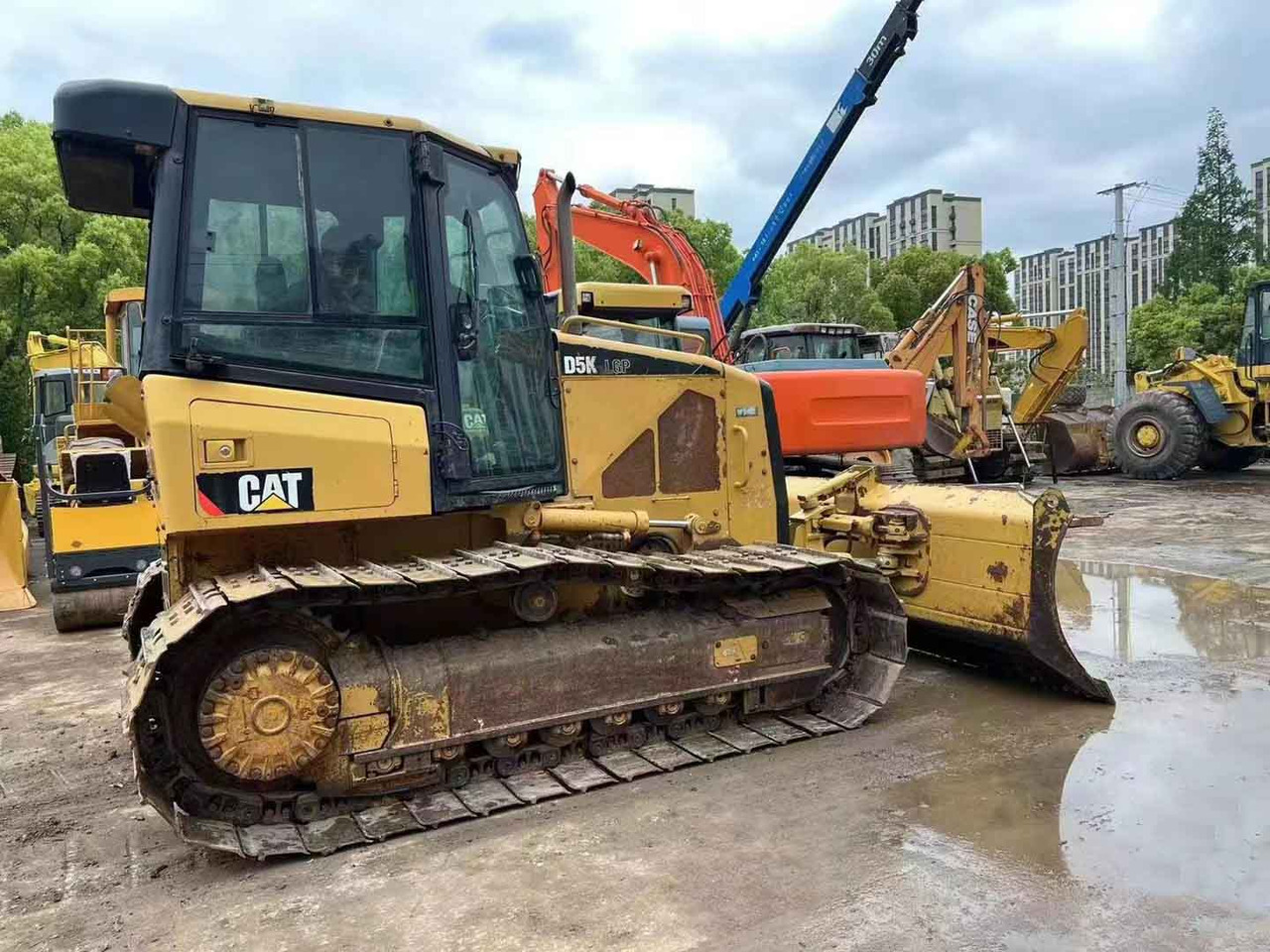 Caterpillar Bulldozer Used Condition CAT D5K LGP Original Color - Bulldozer: photos 2 Caterpillar Bulldozer Used Condition CAT D5K LGP Original Color - Bulldozer: photos 2
