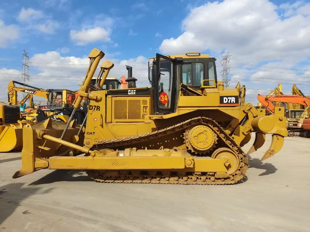 Caterpillar Secondhand Bulldozer CAT D7R Japan Origin Tracked Tractor - Bulldozer: photos 3 Caterpillar Secondhand Bulldozer CAT D7R Japan Origin Tracked Tractor - Bulldozer: photos 3
