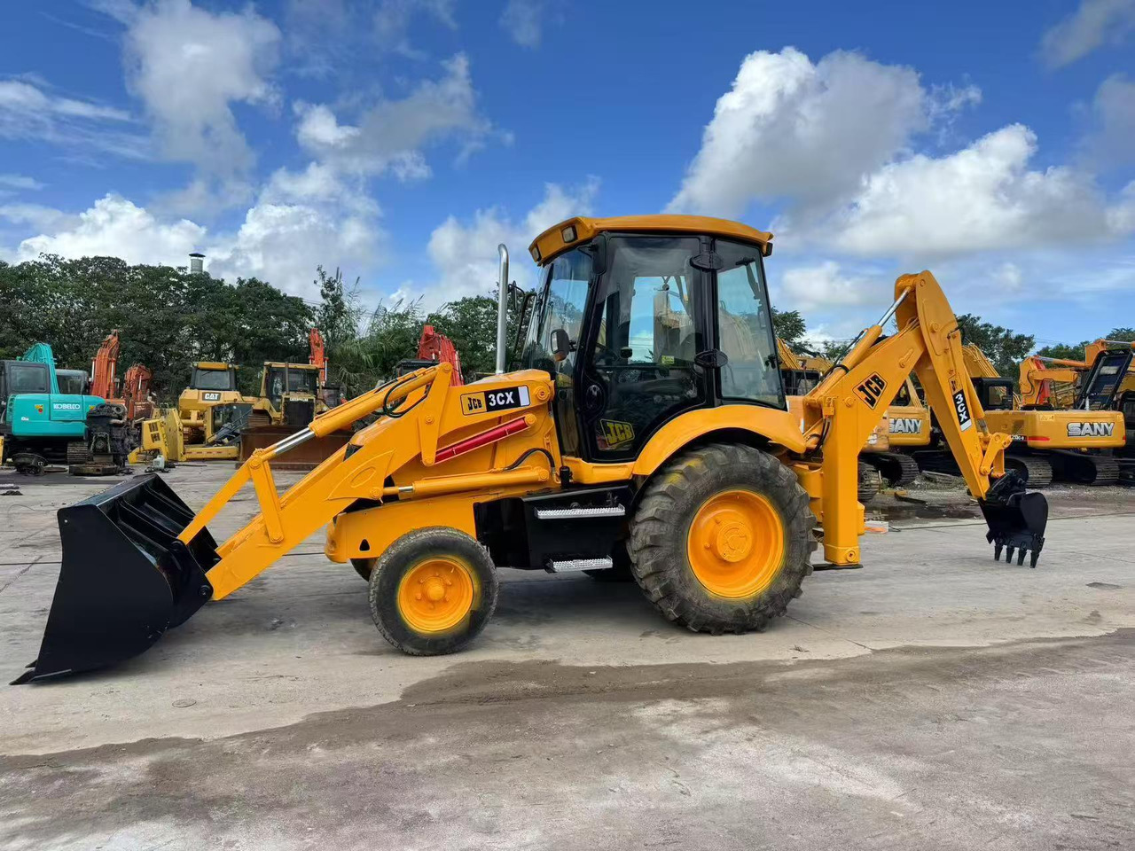JCB 4x4 Backhoe Loader 3CX Used Condition - Tractopelle: photos 2 JCB 4x4 Backhoe Loader 3CX Used Condition - Tractopelle: photos 2