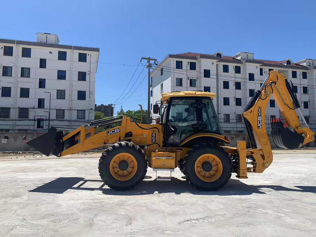 JCB Backhoe Loader 4CX, 4DX Good Price on Sale - Tractopelle: photos 1 JCB Backhoe Loader 4CX, 4DX Good Price on Sale - Tractopelle: photos 1