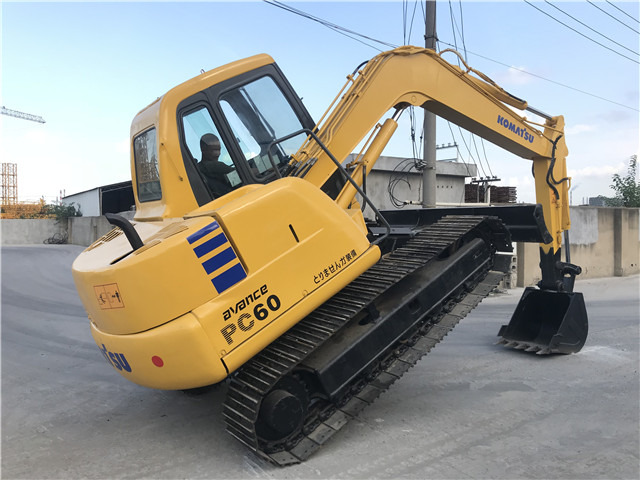Komatsu PC60 Excavator 6 ton Small Digger Made in Japan - Pelle sur chenille: photos 3 Komatsu PC60 Excavator 6 ton Small Digger Made in Japan - Pelle sur chenille: photos 3