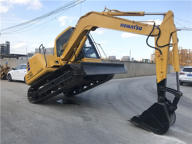 Komatsu PC60 Excavator 6 ton Small Digger Made in Japan - Pelle sur chenille: photos 2 Komatsu PC60 Excavator 6 ton Small Digger Made in Japan - Pelle sur chenille: photos 2