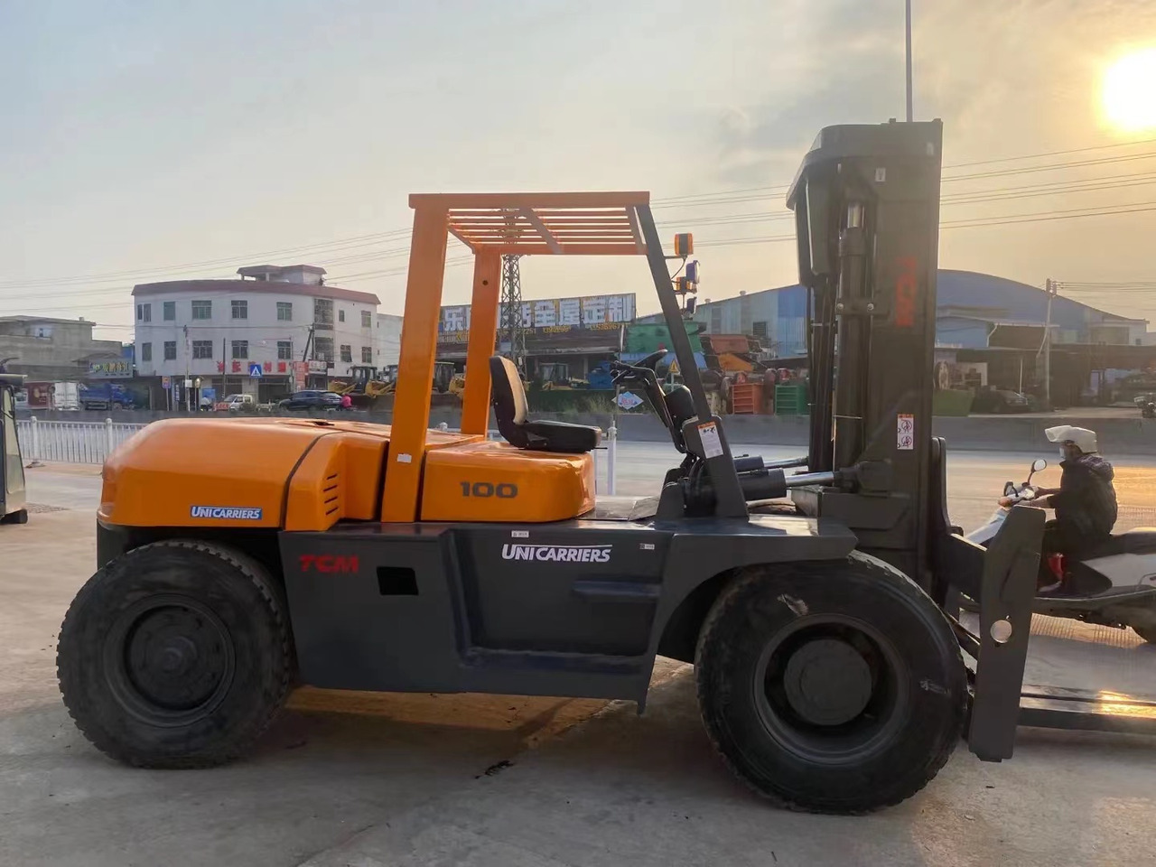 TCM FD100 Forklift Good Price Secondhand 10 ton Forklift Machine - Chariot élévateur diesel: photos 2 TCM FD100 Forklift Good Price Secondhand 10 ton Forklift Machine - Chariot élévateur diesel: photos 2