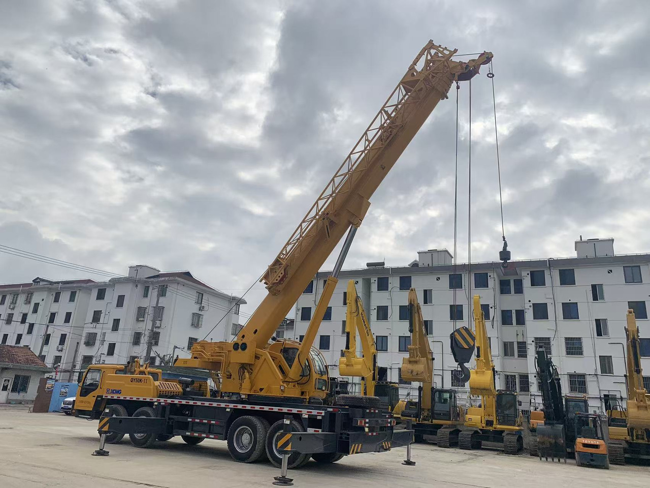 XCMG Truck Crane QY50K, QY65K, QY70K Good Price on Sale - Grue mobile: photos 4 XCMG Truck Crane QY50K, QY65K, QY70K Good Price on Sale - Grue mobile: photos 4