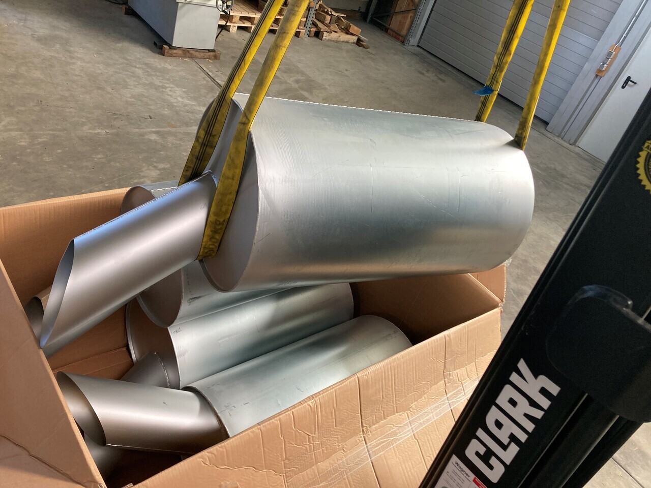 O&K Terex RH120 6030 Muffler 3718008 4026349 535-0056 - Pièces de rechange pour Camion: photos 1 O&K Terex RH120 6030 Muffler 3718008 4026349 535-0056 - Pièces de rechange pour Camion: photos 1