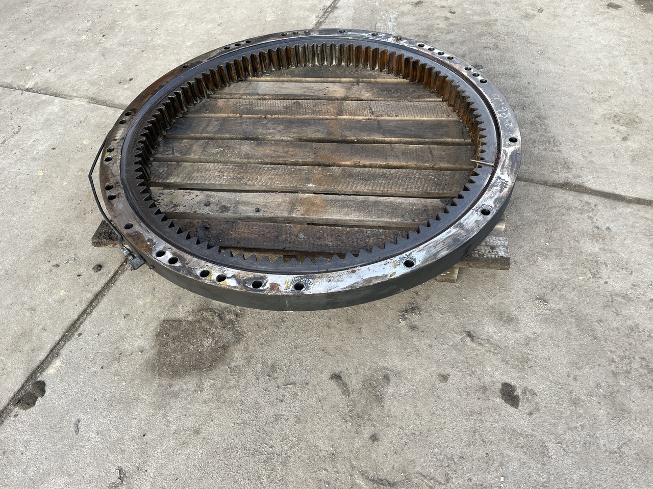 KOMATSU PC 228 - Couronne d'orientation pour Pelle: photos 4 KOMATSU PC 228 - Couronne d'orientation pour Pelle: photos 4