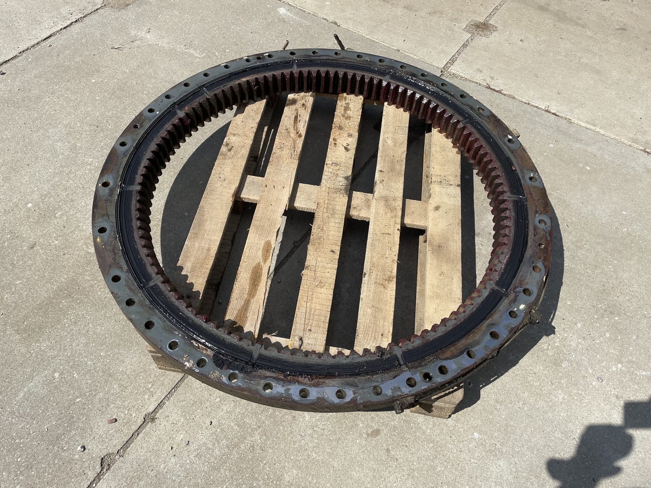 LIEBHERR R906 - Couronne d'orientation pour Pelle: photos 4 LIEBHERR R906 - Couronne d'orientation pour Pelle: photos 4