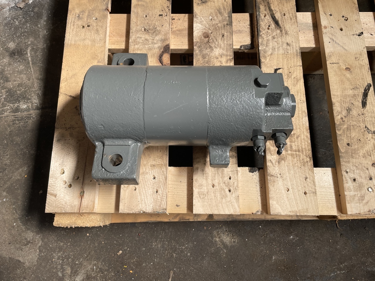 Stabilizator Volvo 160C - Frame/ Châssis: photos 1 Stabilizator Volvo 160C - Frame/ Châssis: photos 1