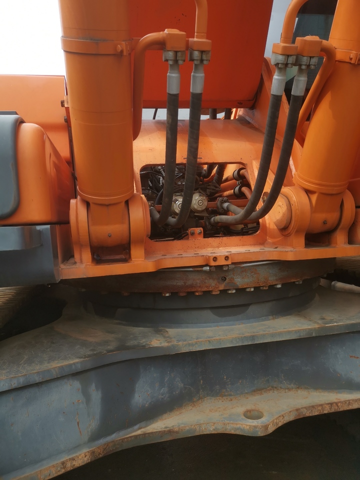 Doosan DX500LC - Pelle sur chenille: photos 3 Doosan DX500LC - Pelle sur chenille: photos 3