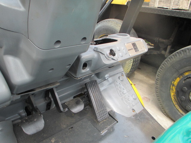 Chariot élévateur Komatsu FD30-16: photos 8
