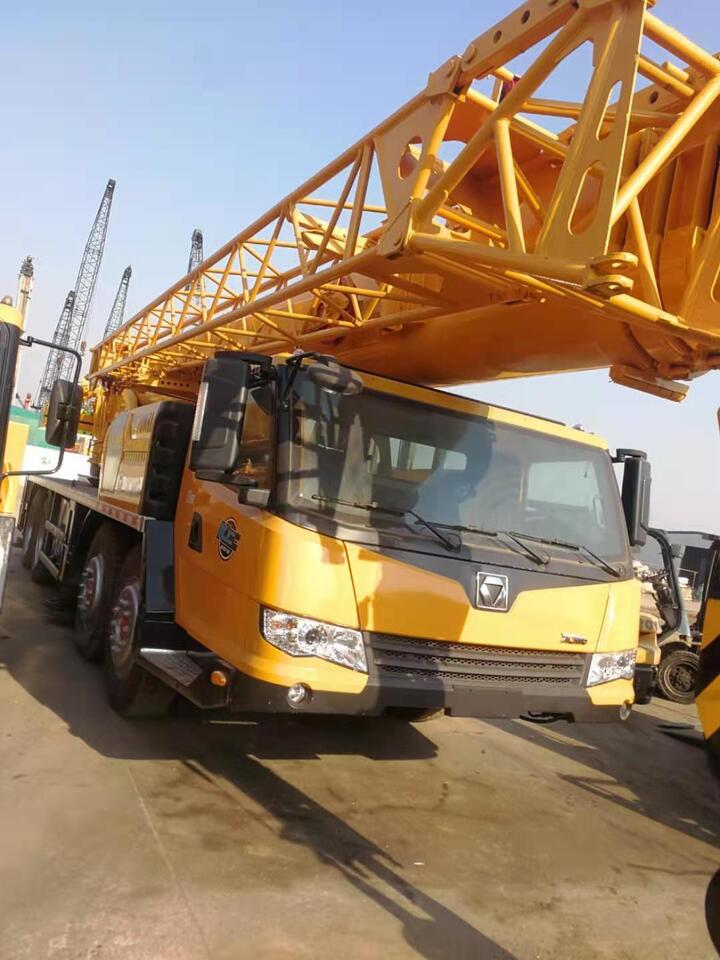 XCMG QY70K - Grue mobile: photos 1 XCMG QY70K - Grue mobile: photos 1