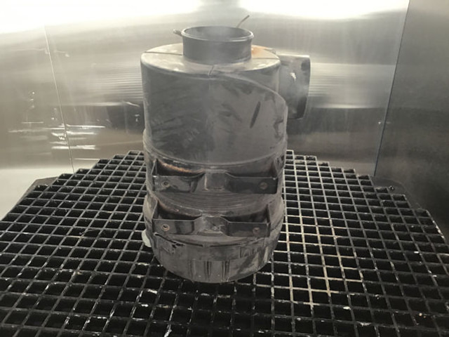 Liebherr Air Filter - Système d'admission d'air: photos 4 Liebherr Air Filter - Système d'admission d'air: photos 4