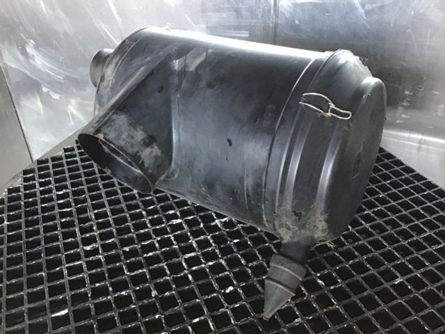 Liebherr Air Filter - Système d'admission d'air: photos 2 Liebherr Air Filter - Système d'admission d'air: photos 2