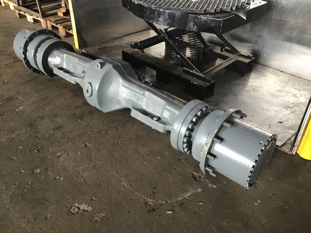 Liebherr Axle - Essieu avant: photos 1 Liebherr Axle - Essieu avant: photos 1