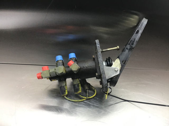 Liebherr Brake Pedal - Pédale: photos 3 Liebherr Brake Pedal - Pédale: photos 3