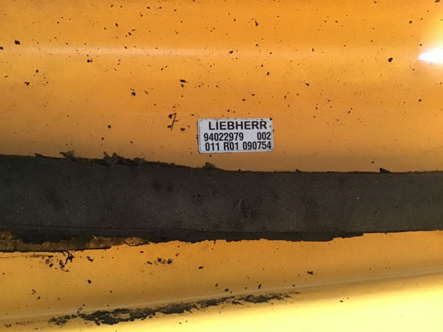 Liebherr Covering Left - Pare-chocs: photos 1 Liebherr Covering Left - Pare-chocs: photos 1
