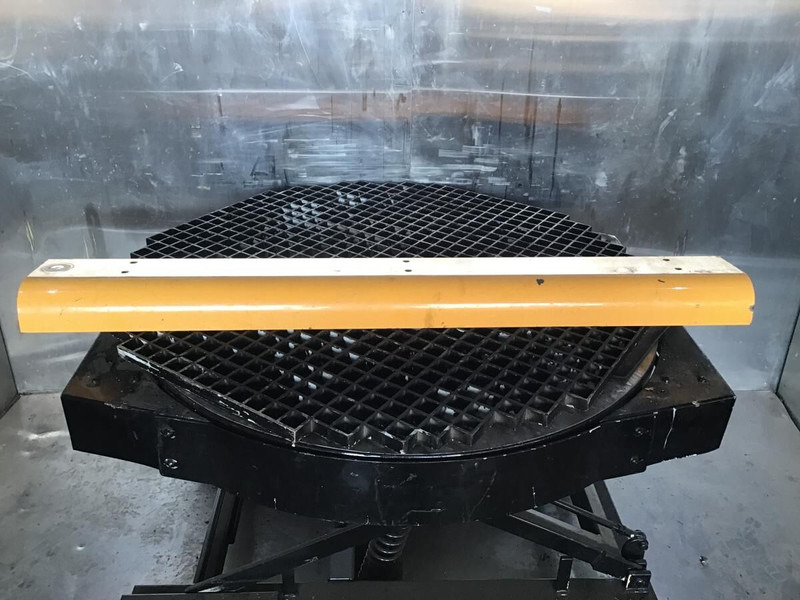 Liebherr Covering Right - Pare-chocs: photos 2 Liebherr Covering Right - Pare-chocs: photos 2