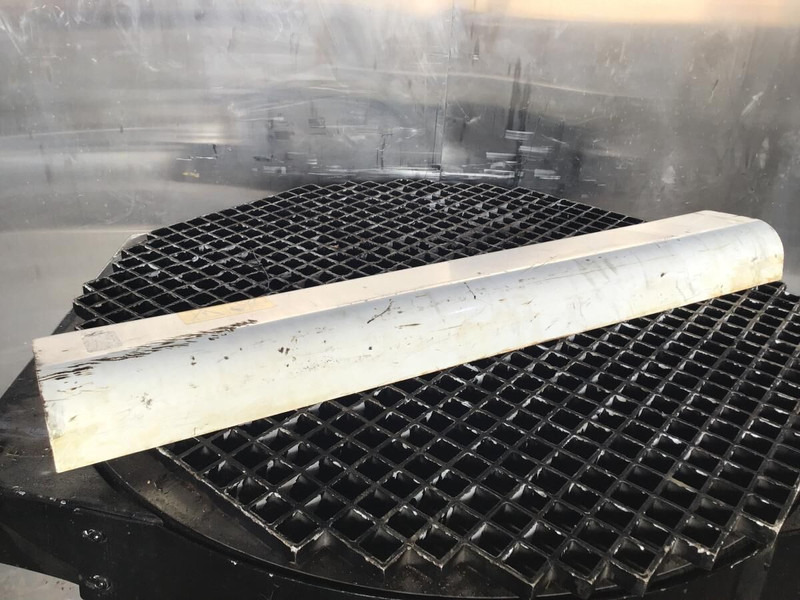 Liebherr Covering Right - Pare-chocs: photos 2 Liebherr Covering Right - Pare-chocs: photos 2