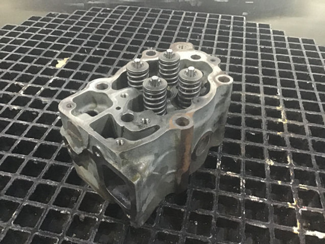 Liebherr Cylinderhead - Vérin hydraulique: photos 1 Liebherr Cylinderhead - Vérin hydraulique: photos 1