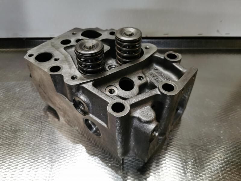 Liebherr Cylinderhead - Bloc-cylindres: photos 1 Liebherr Cylinderhead - Bloc-cylindres: photos 1