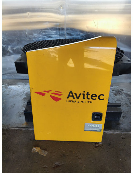 Liebherr Door Front Left - Portière et pièces: photos 3 Liebherr Door Front Left - Portière et pièces: photos 3