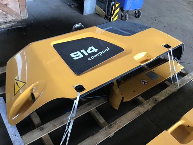 Liebherr Engine Bonnet - Capot: photos 1 Liebherr Engine Bonnet - Capot: photos 1