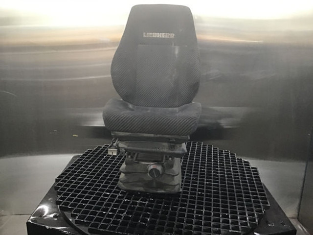 Liebherr - Siège: photos 1 Liebherr - Siège: photos 1