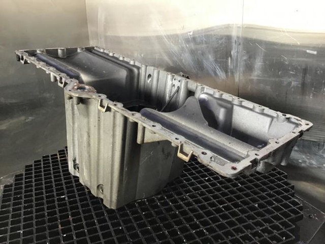 Liebherr Oil Sump - Carter: photos 1 Liebherr Oil Sump - Carter: photos 1