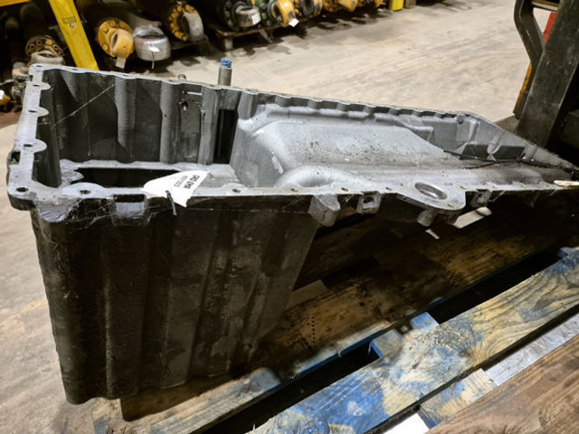 Liebherr Oil Sump - Carter: photos 5 Liebherr Oil Sump - Carter: photos 5