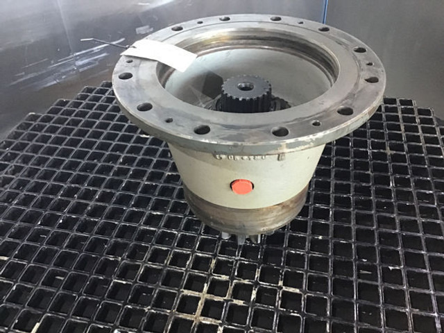 Liebherr Output Shaft Housing - Moyeu: photos 3 Liebherr Output Shaft Housing - Moyeu: photos 3