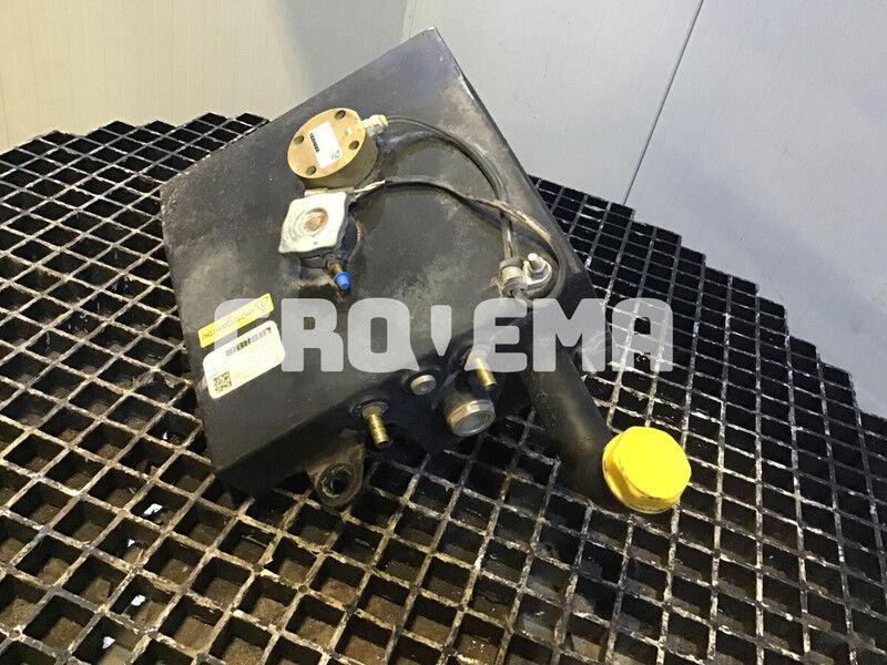 Liebherr R946 LC / R946 LC-V / R946 NLC - Vase d'expansion: photos 2 Liebherr R946 LC / R946 LC-V / R946 NLC - Vase d'expansion: photos 2
