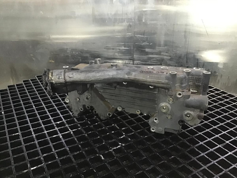 Liebherr R974B / R974 / R974 Li / R974 HD - Radiateur d'huile: photos 2 Liebherr R974B / R974 / R974 Li / R974 HD - Radiateur d'huile: photos 2