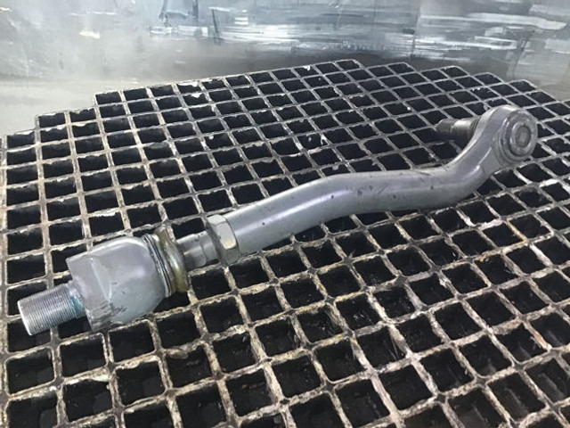 Liebherr Steering Rod Left - Commande de gouvernail: photos 2 Liebherr Steering Rod Left - Commande de gouvernail: photos 2