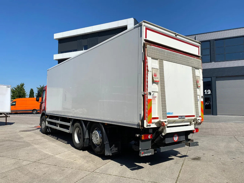 Renault D Wide 320 DTI 8 / Closed box / Euro 6 / Dhollandia - Camion fourgon: photos 4 Renault D Wide 320 DTI 8 / Closed box / Euro 6 / Dhollandia - Camion fourgon: photos 4