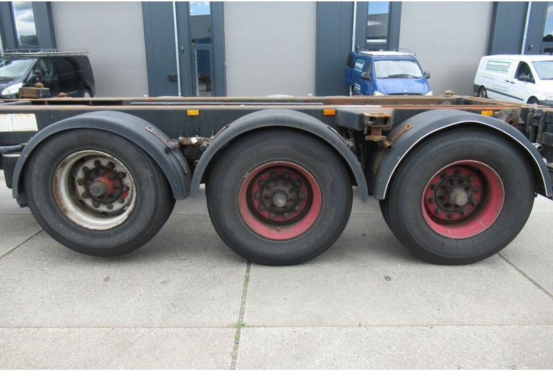 Renders Container Chassis / Extendable on rear / BPW + drum - Semi-remorque porte-conteneur/ Caisse mobile: photos 5 Renders Container Chassis / Extendable on rear / BPW + drum - Semi-remorque porte-conteneur/ Caisse mobile: photos 5