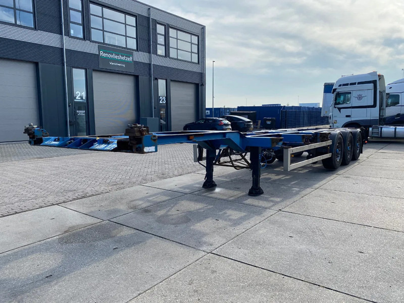 Renders Container chassis / Mercedes + Disc / 1x Lift Axle / 1x Extendable - Semi-remorque porte-conteneur/ Caisse mobile: photos 4 Renders Container chassis / Mercedes + Disc / 1x Lift Axle / 1x Extendable - Semi-remorque porte-conteneur/ Caisse mobile: photos 4