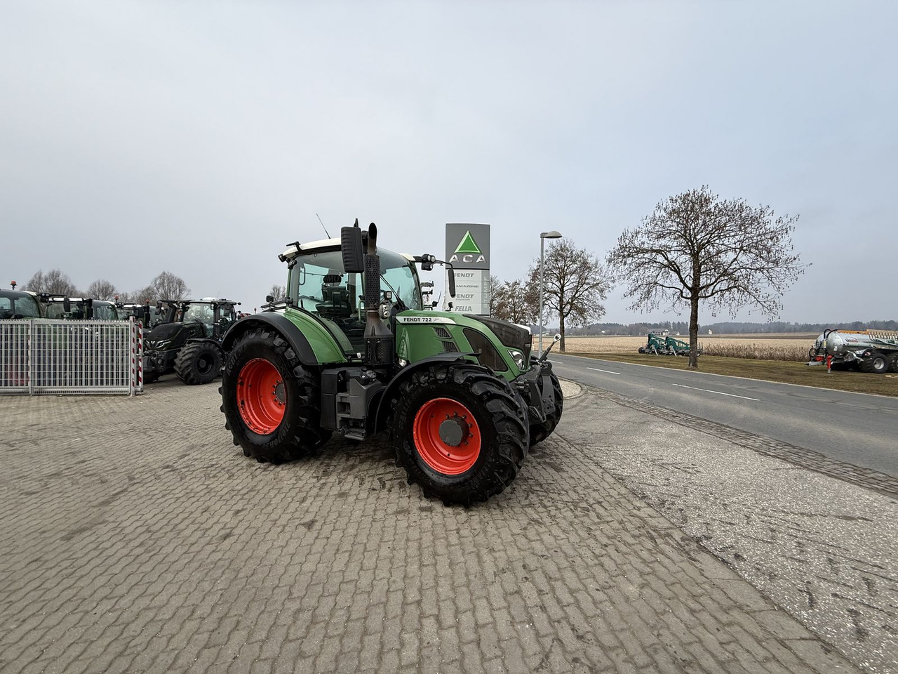 Fendt 722 Vario - Tracteur agricole: photos 1 Fendt 722 Vario - Tracteur agricole: photos 1