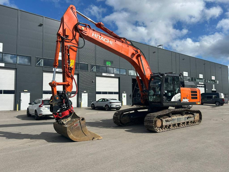 Hitachi ZX 300 LC-6 - Pelle sur chenille: photos 1 Hitachi ZX 300 LC-6 - Pelle sur chenille: photos 1