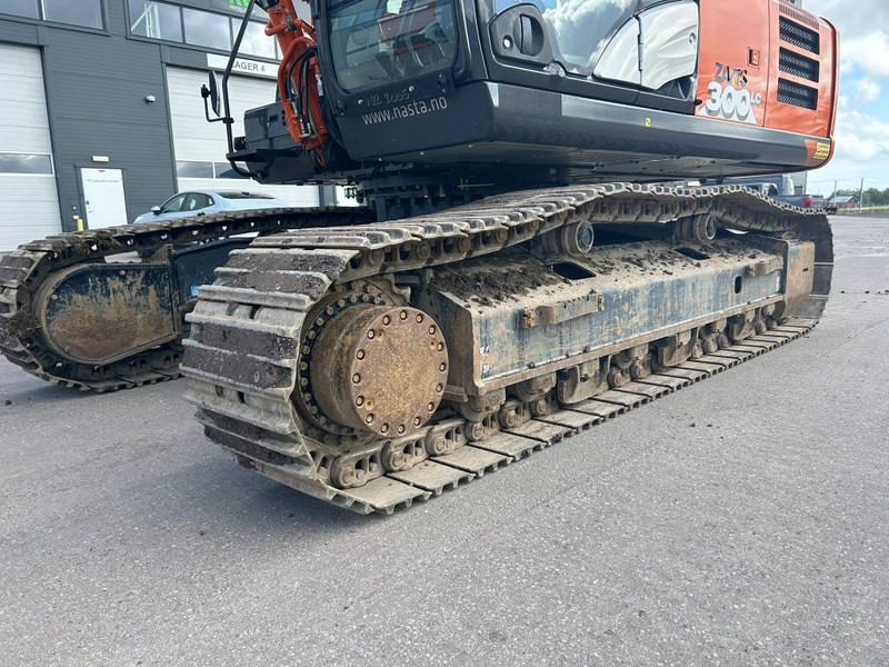 Pelle sur chenille Hitachi ZX 300 LC-6: photos 17